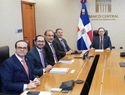 Valdez Albizu se reúne con ejecutivos de Morgan Stanley