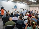 Gobierno entrega ayudas económicas a comerciantes de Manoguayabo afectados por ampliación de avenida