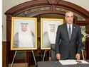 Abinader firma libro de condolencias por fallecimiento del Emir Padre de Catar