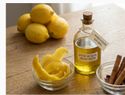 Mezcla de limón, canela y aceite de oliva para aromatizar el hogar
