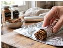 Canela envuelta en aluminio: el ritual que promete atraer abundancia