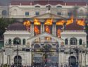 Nepal: muere esposa de ex primer ministro; Parlamento incendiado