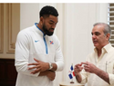 Abinader felicita a Towns por título de la NBA