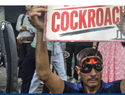 Partido de las Cucarachas realiza su primera protesta en India