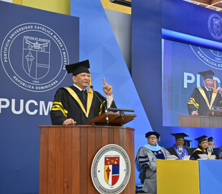 Leonardo Aguilera llama a graduados de la PUCMM a actuar con ética