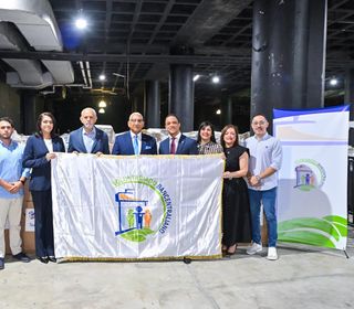 Voluntariado Banco Central entrega ayuda para víctimas de terremotos en Venezuela