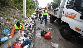 Obras Públicas dice que recoge 240 toneladas de desechos en carreteras de RD