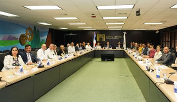 BCRD y cuerpo diplomático pasan revista a la economía dominicana