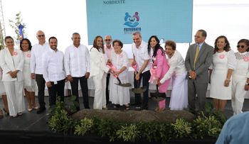 Presidente Abinader asiste primer palazo construcción hospital oncológico y de especialidades en SFM; Gobierno aporta RD 50 millones