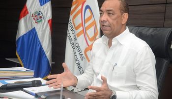 Ministro de Obras Públicas participará en congreso internacional de asfalto