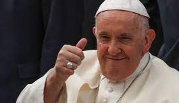 La postura del Papa de que las mujeres no pueden ser sacerdotes desata debates 