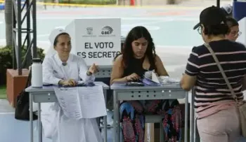 Ecuatorianos acudieron a elegir su nuevo Presidente; al menos 430 detenidos durante el periodo votaciones 