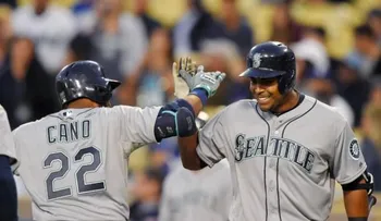 Robinson Canó y Nelscon Cruz disparan jonrones 