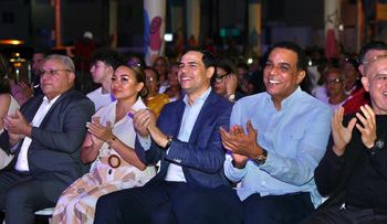 Big Band lleva música navideña a Moca