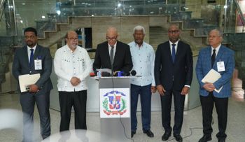 Abinader, Hipólito, Leonel y Danilo acuerdan dar una respuesta conjunta ante crisis en Haití