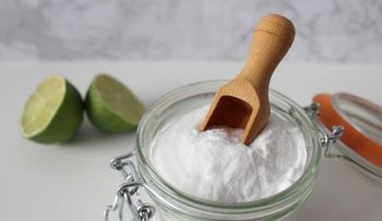 El mejor truco para eliminar arrugas de mujeres y hombres con bicarbonato de sodio 