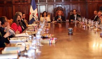 Gobierno aprueba Presupuesto 2016 por un monto de 663 mil 558 millones de pesos