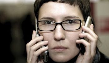 Uso excesivo de celulares aumenta riesgo de cáncer