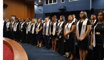 ICOPER reconoce a Jochy Santos en su VI Graduación