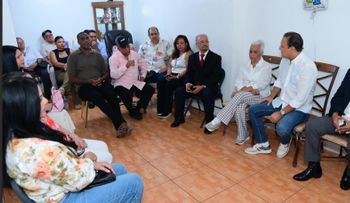 Abel Martínez continúa encuentros con dominicanos líderes en el exterior