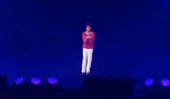 Juan Gabriel "revivió" en forma de holograma y emocionó a sus fanáticos en un concierto homenaje