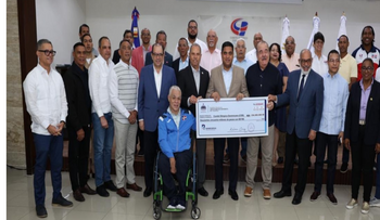 Kelvin Cruz entrega RD$250 millones para atletas