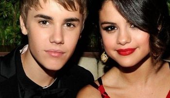 Justin Bieber y Selena se insultan en mensajes de texto; ella lo llama â??drogadictoâ?