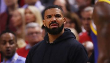 Mujer denuncia Drake la obligó a practicarle sexo oral "más allá de lo normal"