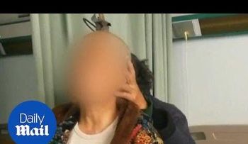 Una mujer acude al hospital en autobús con unas enormes tijeras clavadas en la cabeza (18+)