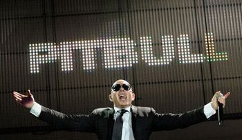Pitbull repetirá como anfitrión de los American Music Awards