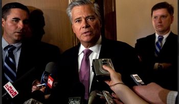 Renuncia líder mayoría del Senado NY tras acusaciones de corrupción