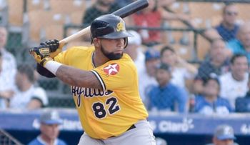 Escogido recibe al receptor Deivy Grullón desde las AC, a cambio del lanzador Anderson Severino