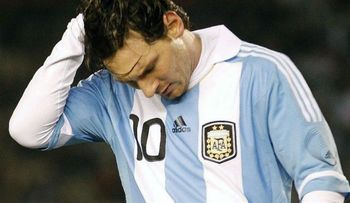 ¿Qué crees que pasaba por la cabeza de Messi durante el himno? 