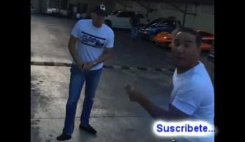Cristian Casa Blanca y El Alfa se burlan del carro de un amigo