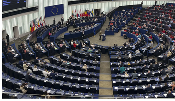 Eurocámara pide contratos y pensión para todas las prácticas