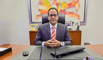 Salvador Holguín y Félix Reyna tratan temas de comunicación y gobierno