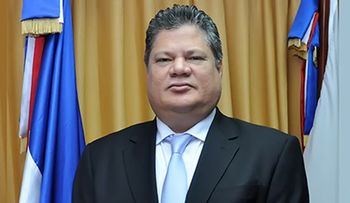 En un mes, Souffront cancela 70 agentes de la DNCD