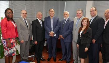 Senadores visitan SISALRIL; acuerdan apoyo en temas de salud