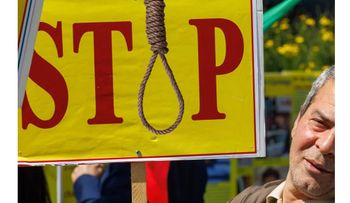 Irán ejecuta al menos 841 personas este año, algunas en público