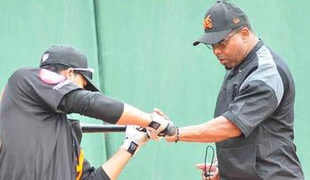 Luis Polonia renuncia como coach de bateo de las Águilas Cibaeñas.