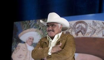 Cantante Vicente Fernández dice que se retira con la voz que tenía al principio