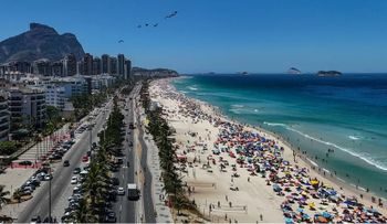 Julio frena récords de temperatura 2023 y 2024, según Copernicus