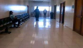 Fiscalía apresa a tres por inducir a menor tener sexo con un perro; pide prisión
