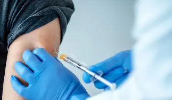 NY impondrá vacuna obligatoria anticovid por temor americano a ómicron