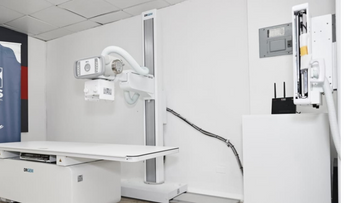 SNS entrega equipos médicos al hospital Darío Contreras