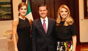  La reina Letizia y sus tonificados brazos que sorprenden durante su visita a México