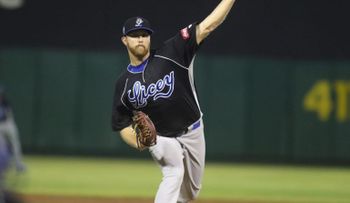 Licey vence bajo lluvias a los Leones del Escogido