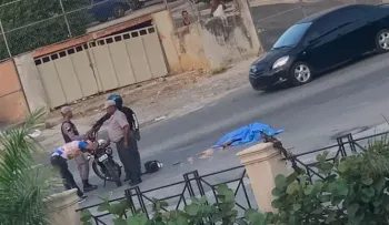 Policía mata a un supuesto atracador y detiene a dos más en la Jacobo Majluta