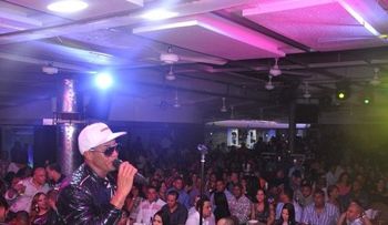 Raulín Rodríguez ameniza fiestón en Santiago 