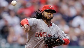 Cueto suma quinta victoria seguida con los Rojos 